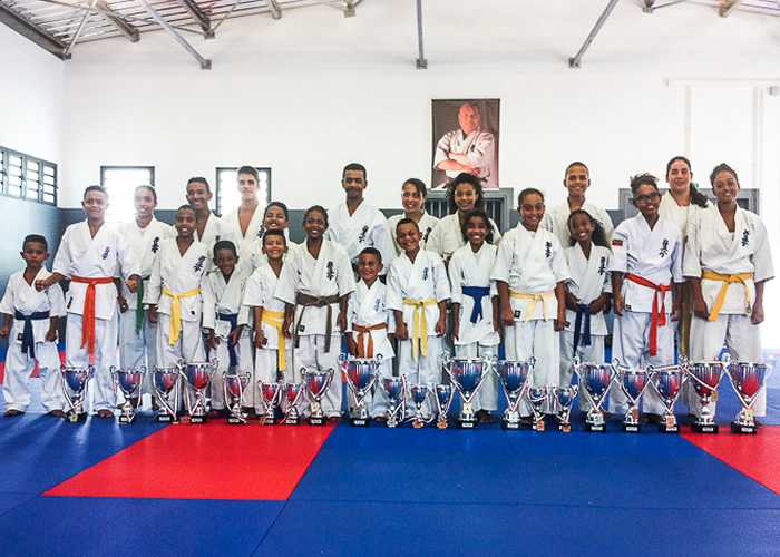 La délégation réunionaise pour l'open de France Kyokushinkai FFKDA 2015