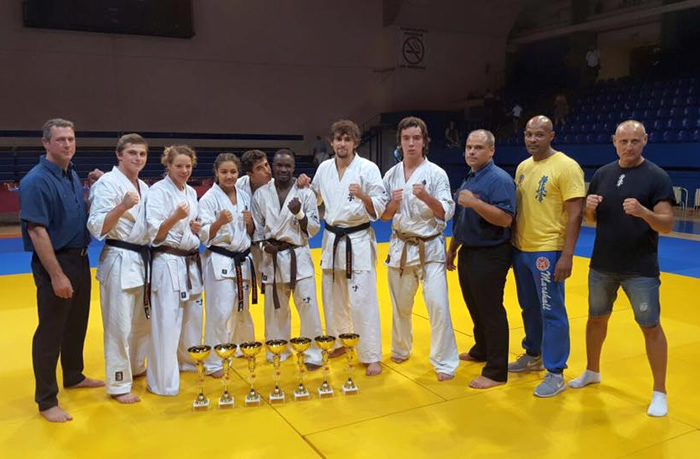 La sélection française lors de la rencontre amicale Kyokushin France - Serbie à Belgrade 2015