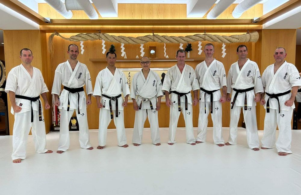 Les participants français au stage intensif pour hauts gradés au Honbu Dojo à Tokyo