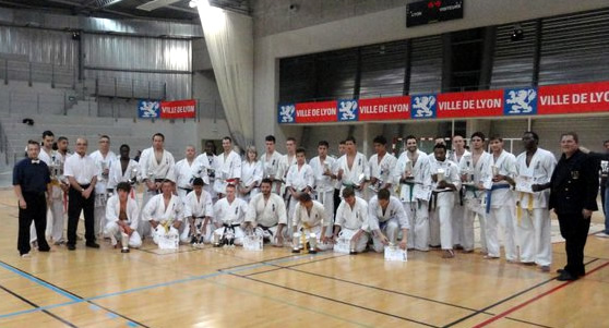 Photo de groupe lors de l'Open de karaté Kyokushinkai de Lyon 2011