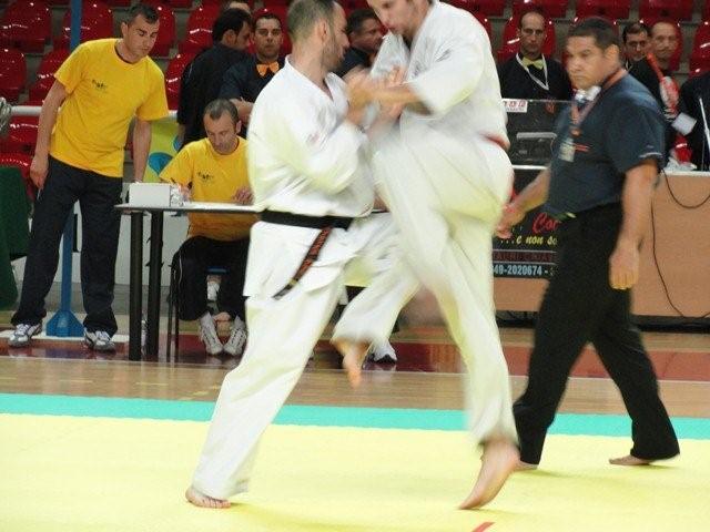 25ème Championnat d'Europe officiel Kyokushinkai Kata et Kumité Padova 2011...