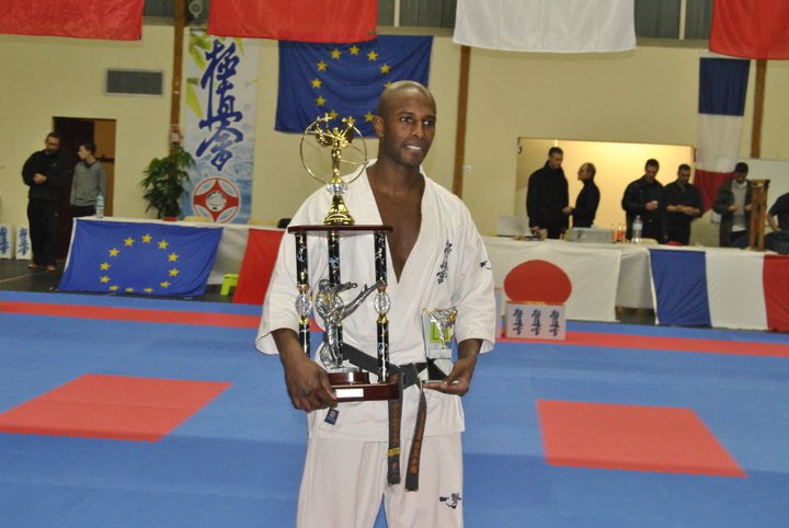Sensei Victor TEXEIRA, vainquer de la catégorie élite 2010