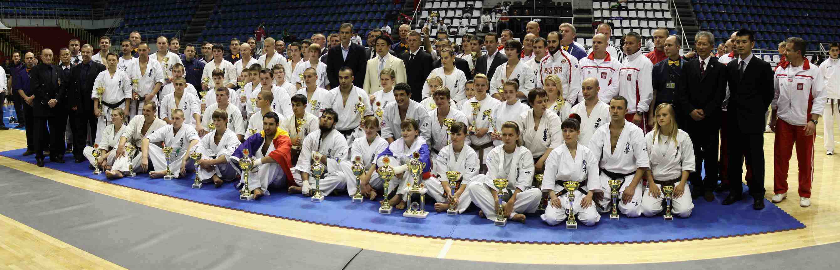 Championnats d'Europe Officiel Kyokushinkai Kata, Kumité juniors, vétérans et toutes catégories 2010 à Belgrade.