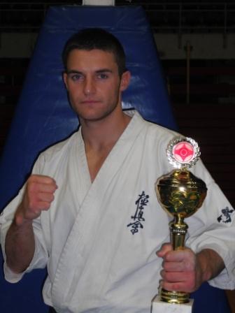 Championnats d'Europe Officiel Kyokushinkai Kata, Kumité juniors, vétérans et toutes catégories 2010 à Belgrade.